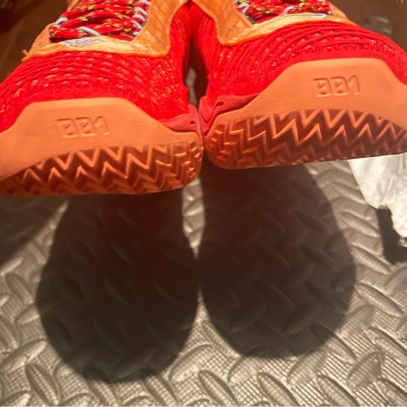 Nike Cosmic Unity TB
University Red ds - Picture 2 of 7